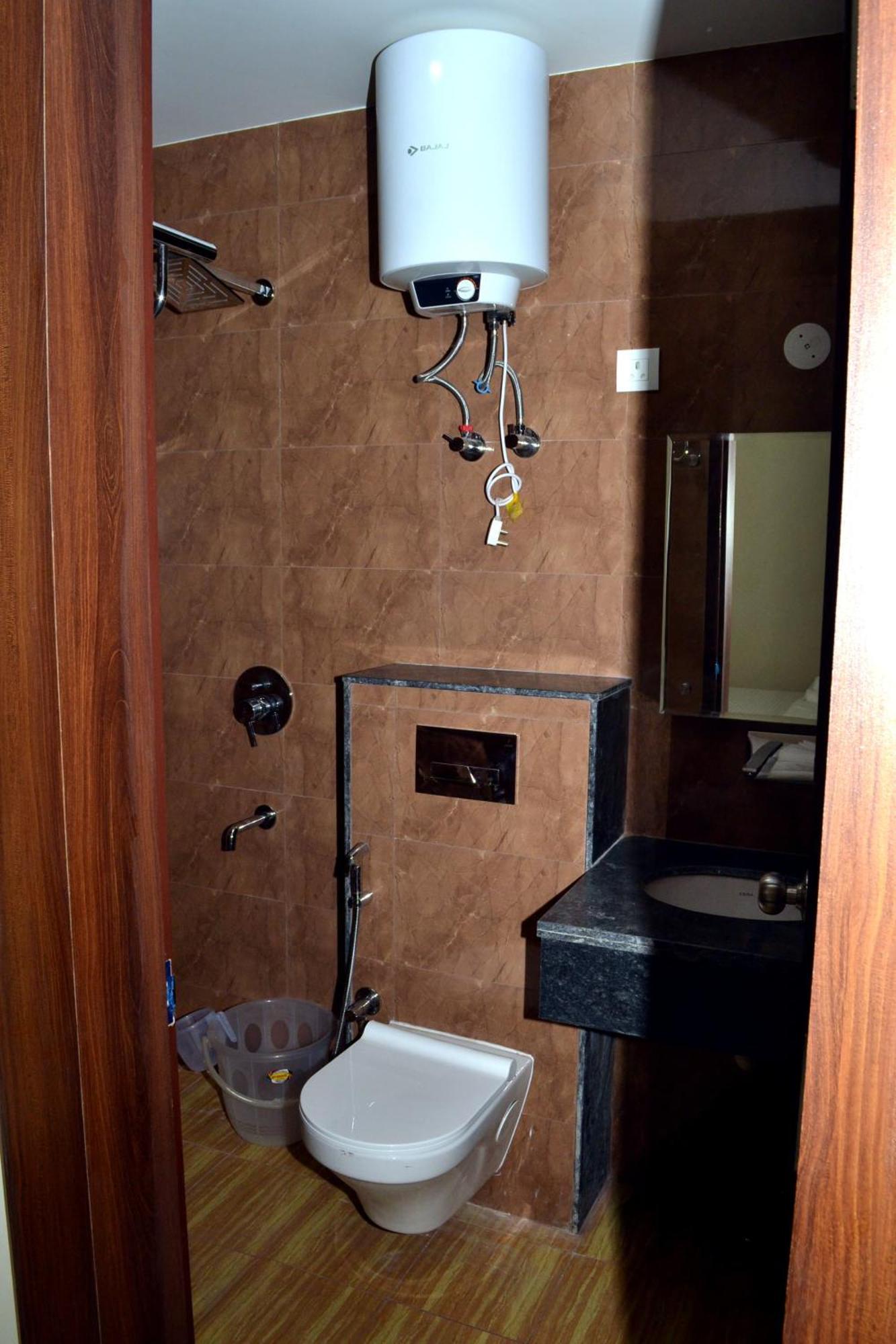 Hotel Shiva International Near By Igi Airport New Delhi Bagian luar foto