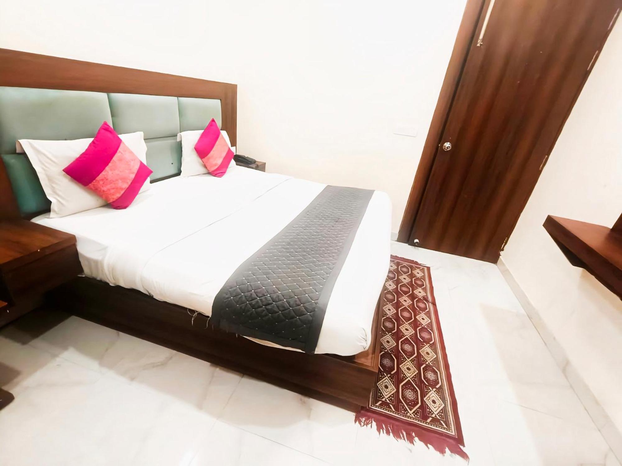 Hotel Shiva International Near By Igi Airport New Delhi Bagian luar foto